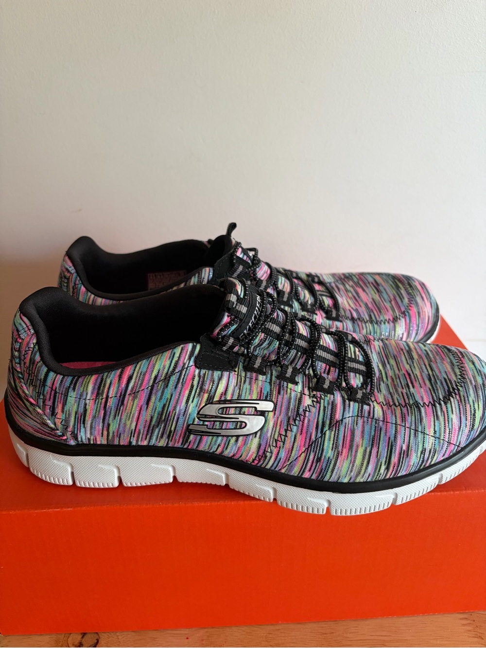 NEW Skechers Multicolor Knit Slip-On.- Relaxed Fit, Memory Foam